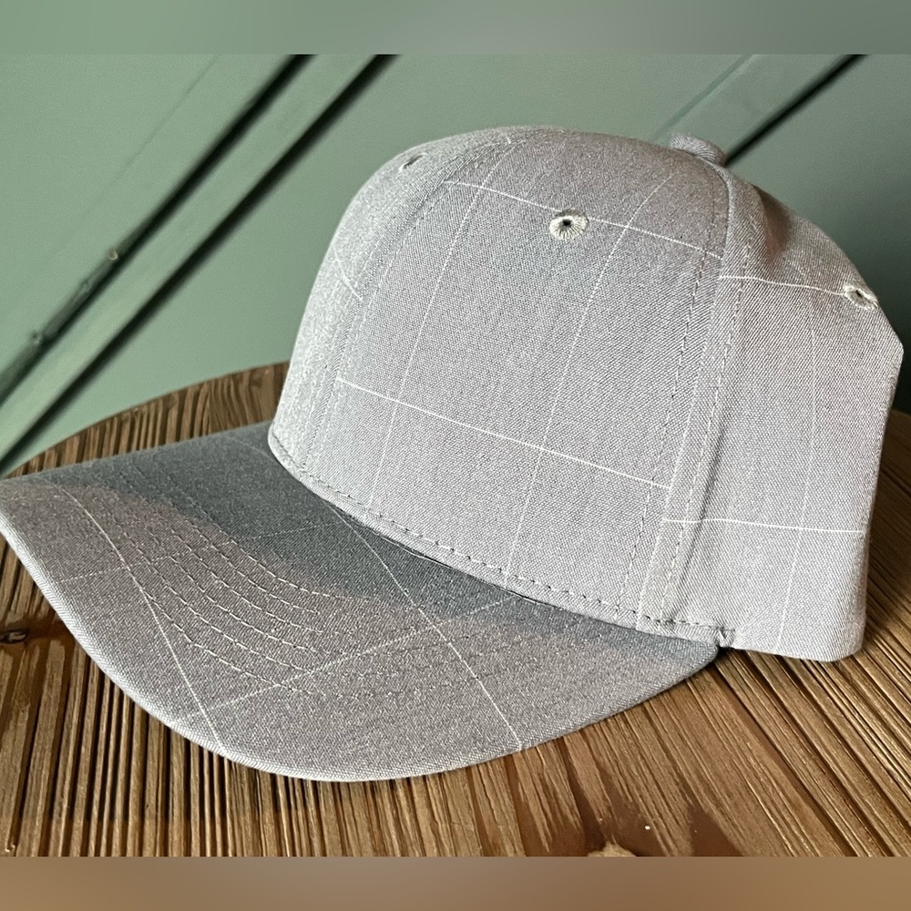 Adjustable hat. Great pattern.